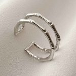 انگشتر نقره‌ای فری‌سایز با طراحی دو لاین عصایی و فرم هندسی مینیمال